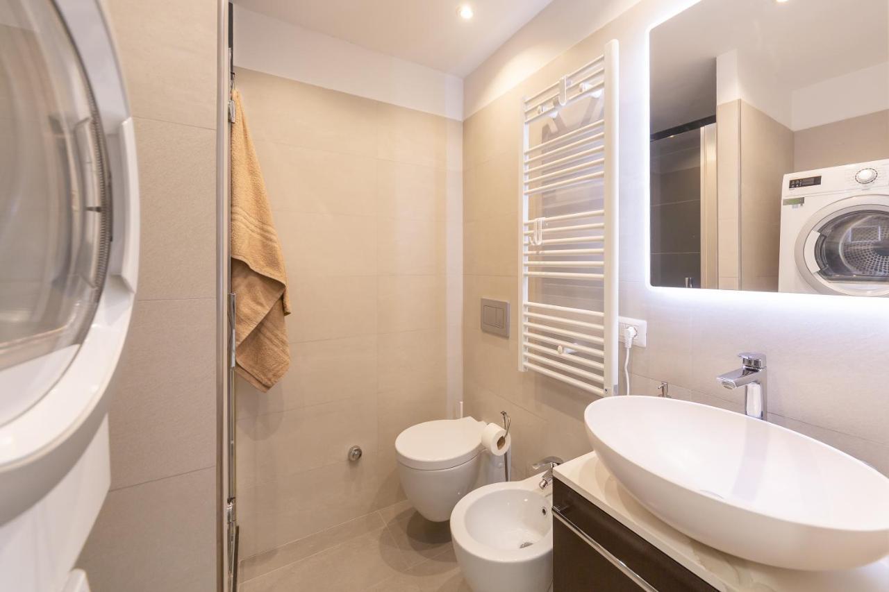 Marghera Suite Duomo 10Min, Fast Wifi & Metro Milan Bagian luar foto